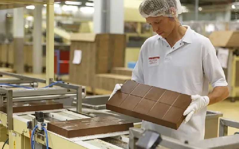 طرز تهیه شکلات تخته ای صنعتی